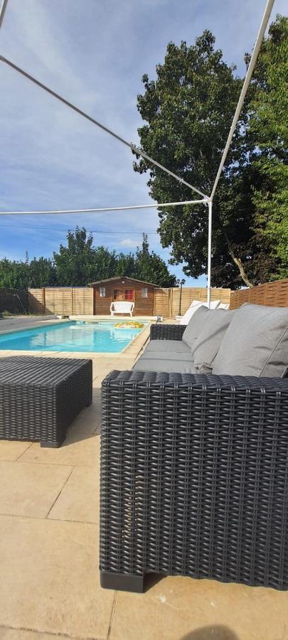 Studio Meuble Avec Piscine Partagee La Ferté-Gaucher Buitenkant foto