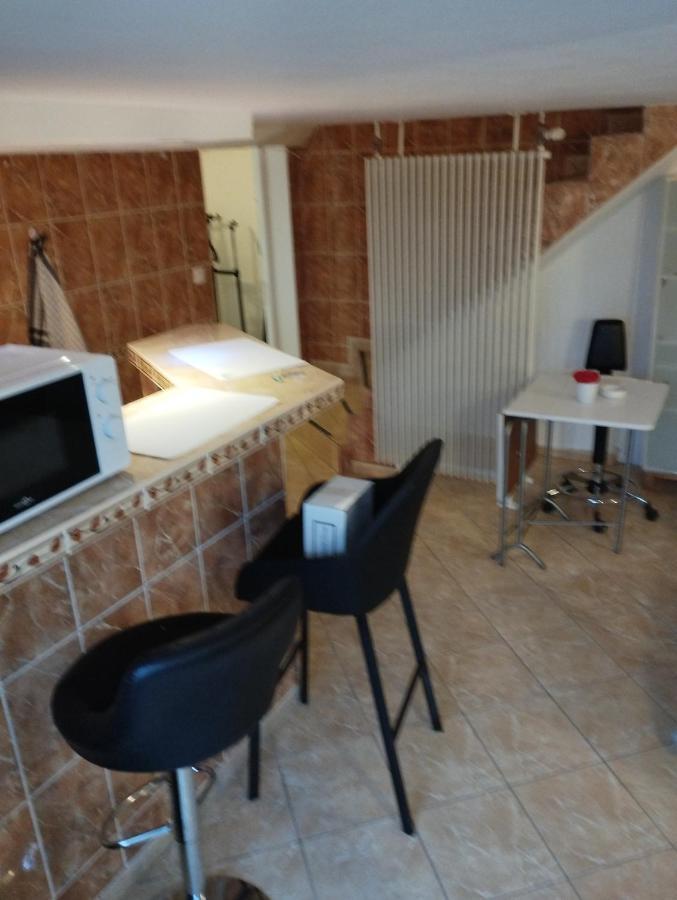 Studio Meuble Avec Piscine Partagee La Ferté-Gaucher Buitenkant foto